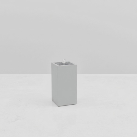 HIGH SQUARE WATER TABLE