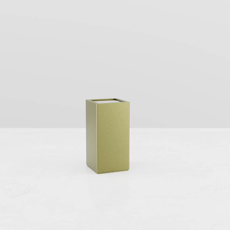 TALL SQUARE PLANTER CHLORIS