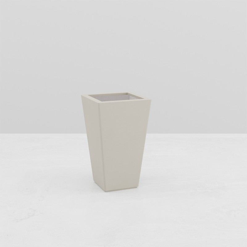 JARDINIERE PYRAMIDALE ARES pour paysagistes et collectivités JARDINIERE PYRAMIDALE ARES pour paysagistes et collectivités