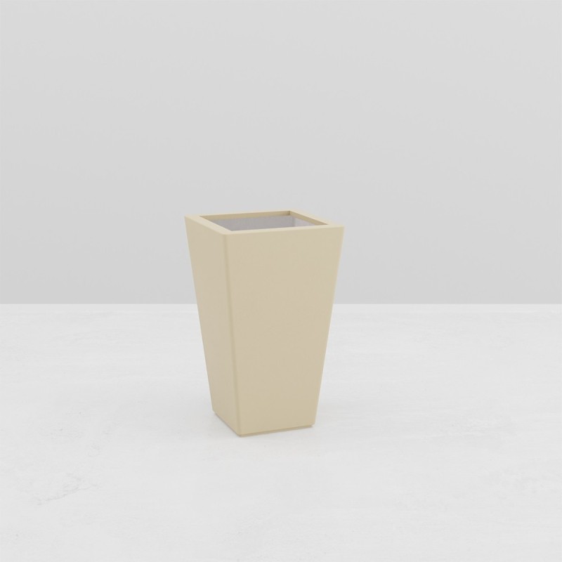 JARDINIERE PYRAMIDALE ARES pour paysagistes et collectivités JARDINIERE PYRAMIDALE ARES pour paysagistes et collectivités