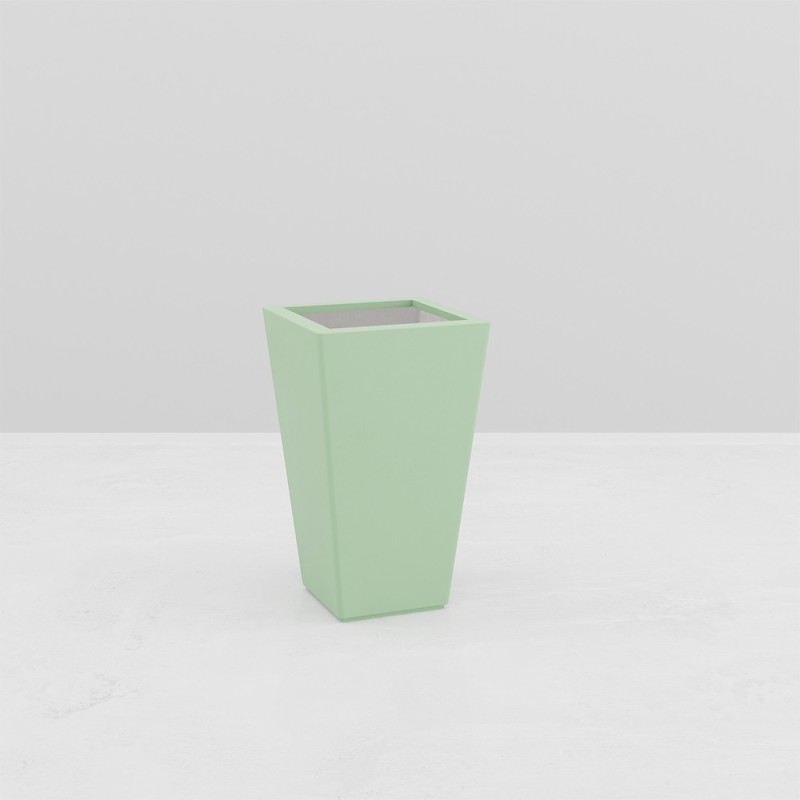 JARDINIERE PYRAMIDALE ARES pour paysagistes et collectivités JARDINIERE PYRAMIDALE ARES pour paysagistes et collectivités