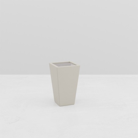 JARDINIERE PYRAMIDALE ARES pour paysagistes et collectivités