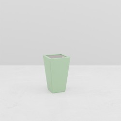 JARDINIERE PYRAMIDALE ARES pour paysagistes et collectivités