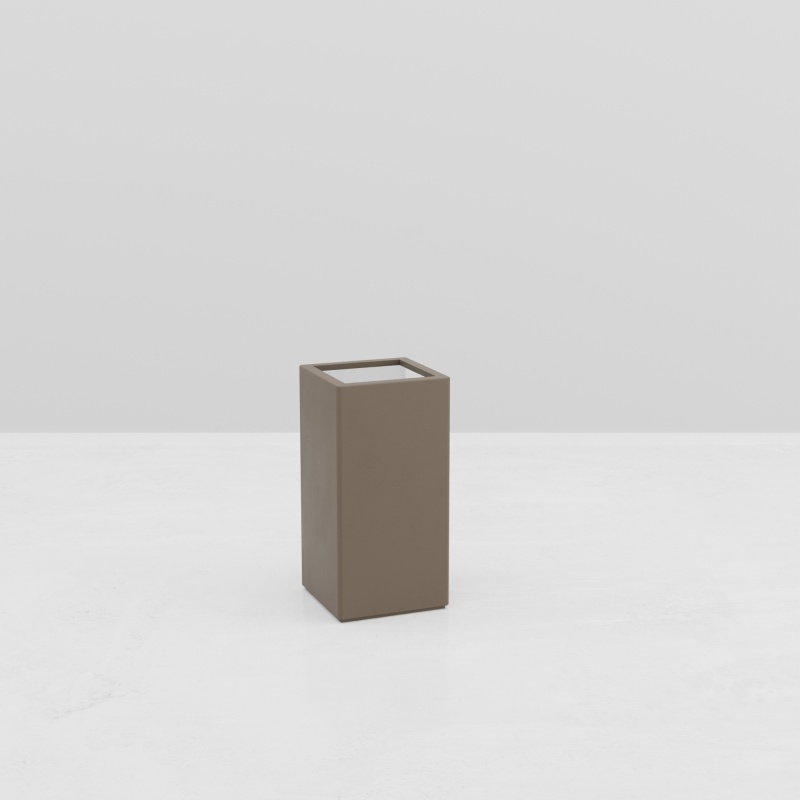 TALL SQUARE PLANTER CHLORIS