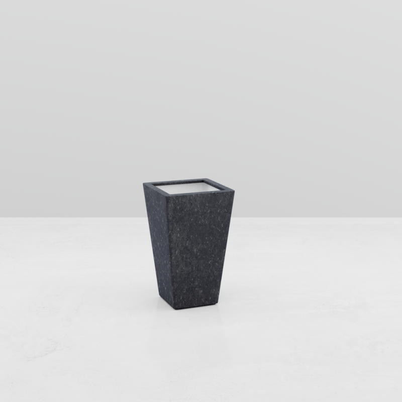 PIRAMIDALE PLANTENBAK ARES voor landschapsarchitecten en gemeenten